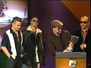 Award.gif (55457 bytes)